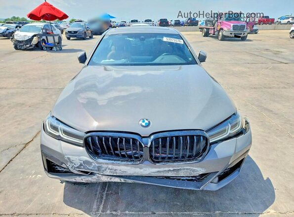 WBA53BJ00NWX58557 2022 BMW 5 SERIES Серый Вид спереди