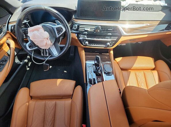 WBA53BJ00NWX58557 2022 BMW 5 SERIES Серый Вид панели приборов
