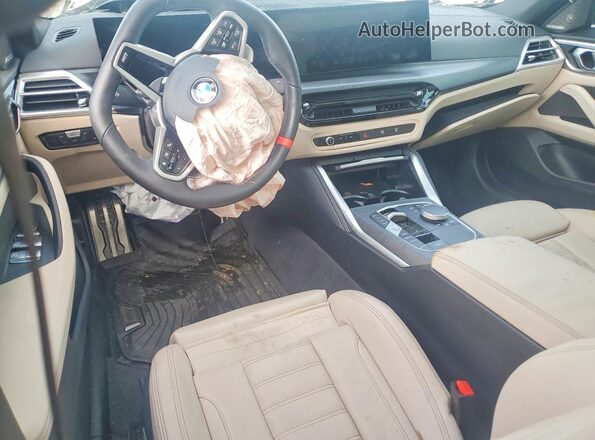 WBA53FB00SFU92944 2025 BMW M4 Синий Вид панели приборов