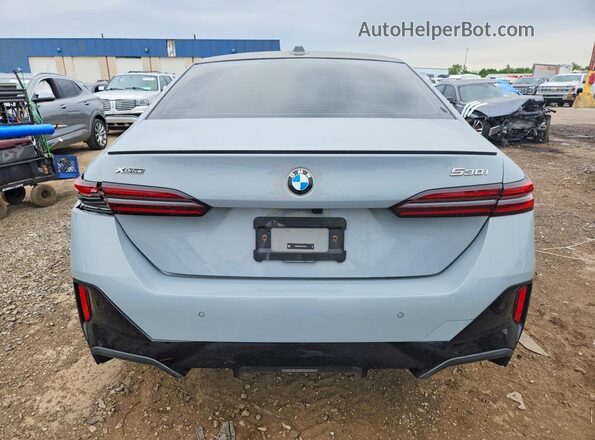WBA53FJ01TCV70264 2026 BMW 5 SERIES Gray Vista trasera