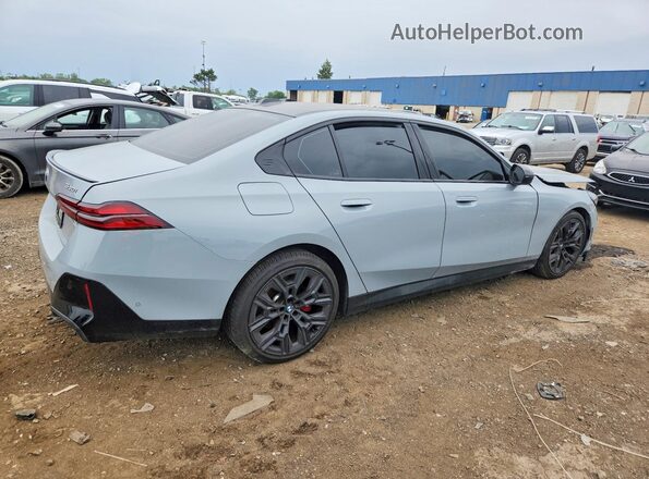WBA53FJ01TCV70264 2026 BMW 5 SERIES Gray Trasero derecho