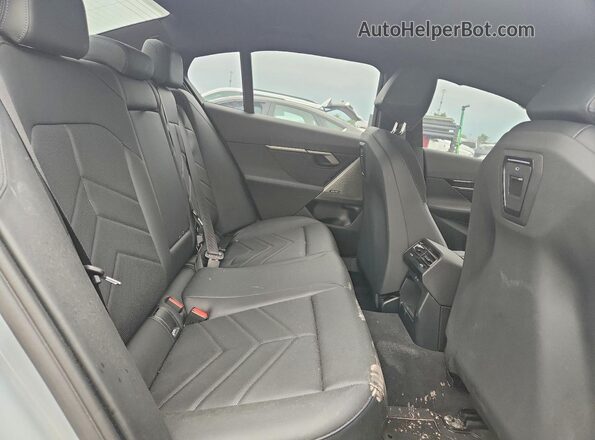 WBA53FJ01TCV70264 2026 BMW 5 SERIES Gray Vista de los asientos traseros