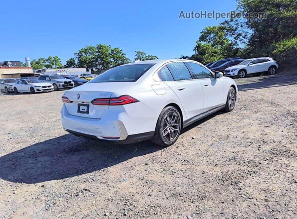 WBA53FJ01TCW71868 2026 BMW 5 SERIES White Передня права чверть