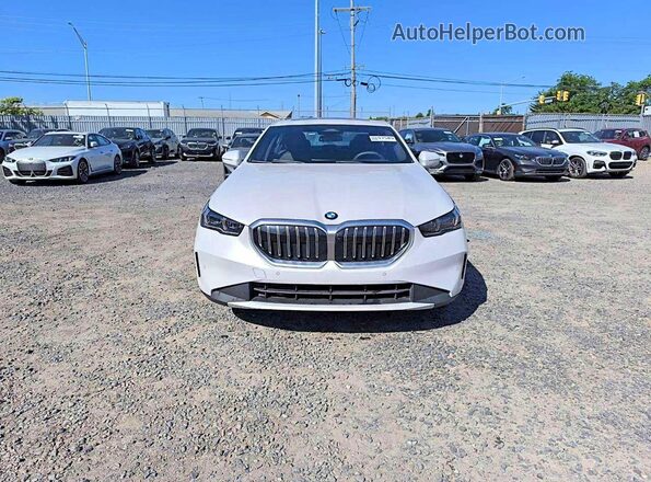 WBA53FJ01TCW71868 2026 BMW 5 SERIES White Вид спереду