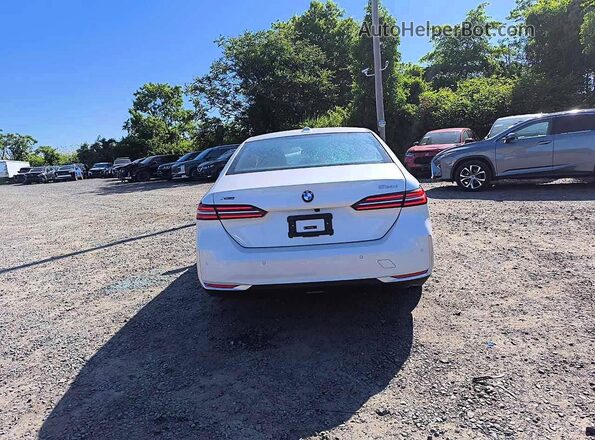 WBA53FJ01TCW71868 2026 BMW 5 SERIES White Вид ззаду