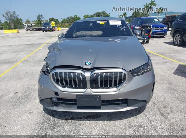 WBA53FJ02TCV74372 2026 BMW 5 SERIES Золотой Вид щитка приборов