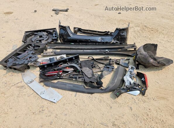 WBA53FJ04RCR24223 2024 BMW 5 SERIES Black Widok komory silnika