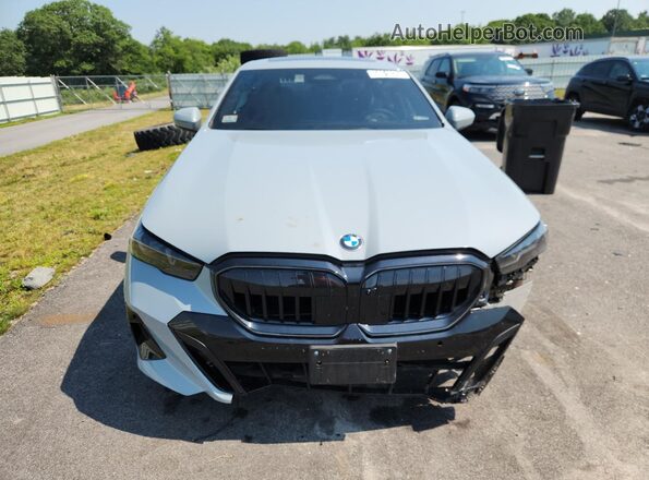 WBA53FJ05TCX46233 2026 BMW 5 SERIES Gray VIN կոդի պիտակի տեսք