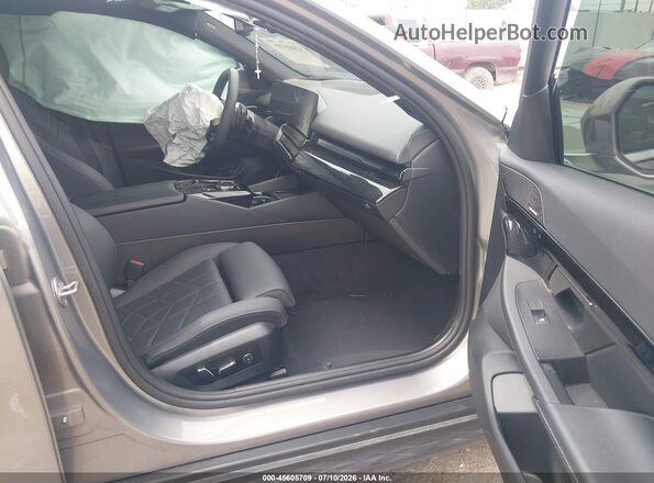 WBA53FJ06RCP87561 2024 BMW 5 SERIES Silver Vista interior delantera