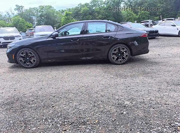 WBA53FJ07TCW28698 2026 BMW 5 SERIES Black Widok naklejki z numerem VIN
