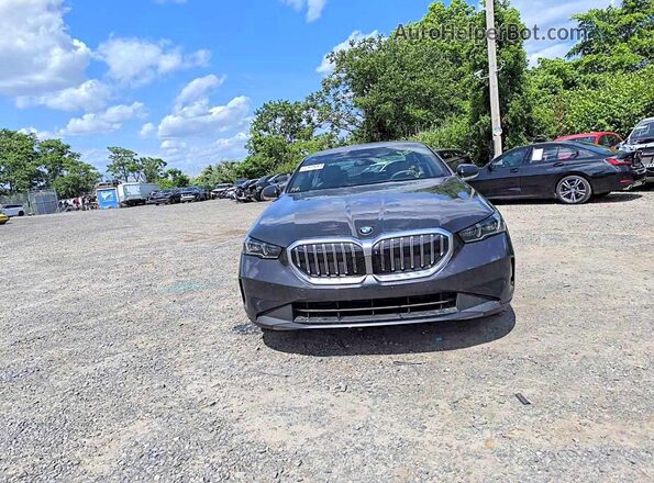 WBA53FJ0XTCW69911 2026 BMW 5 SERIES Gray წინა ხედი