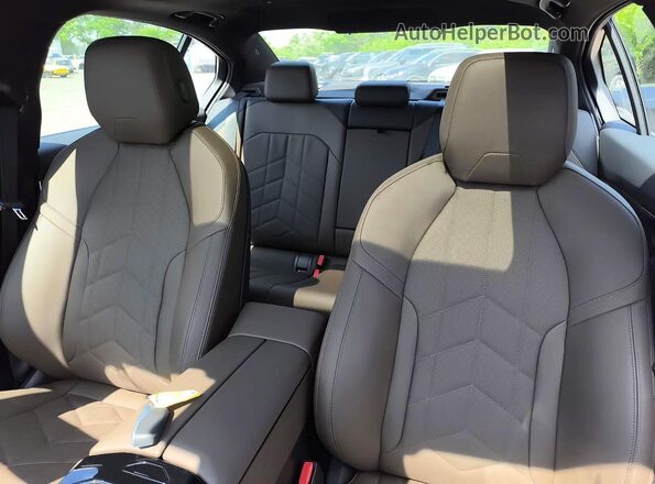 WBA53FJ0XTCW69911 2026 BMW 5 SERIES Gray უკანა სავარძლების ხედი