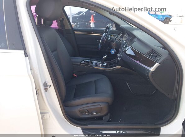 WBA5A5C53GD527439 2016 BMW 5 SERIES White Front interior view