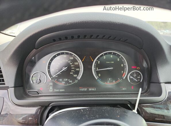 WBA5B3C55GG261017 2016 BMW 5 SERIES Silver Widok zestawu wskaźników