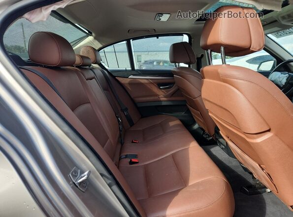 WBA5B3C55GG261017 2016 BMW 5 SERIES Silver Widok wnętrza z przodu