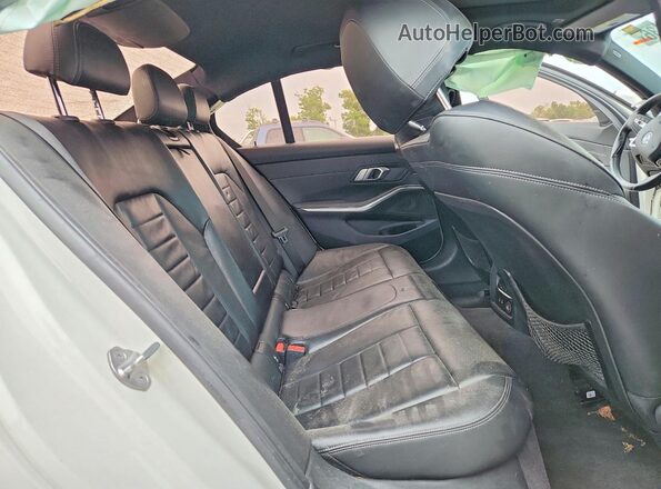 WBA5R1C55KAE82213 2019 BMW 3 SERIES White Vista de los asientos traseros