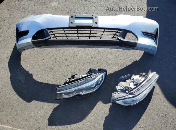 WBA5R1C5XKAK09328 2019 BMW 3 SERIES Silver Engine compartment view