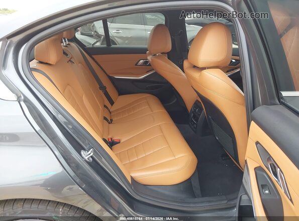 WBA5R7C56KAJ79392 2019 BMW 3 SERIES Gray Вид наклейки з VIN-кодом