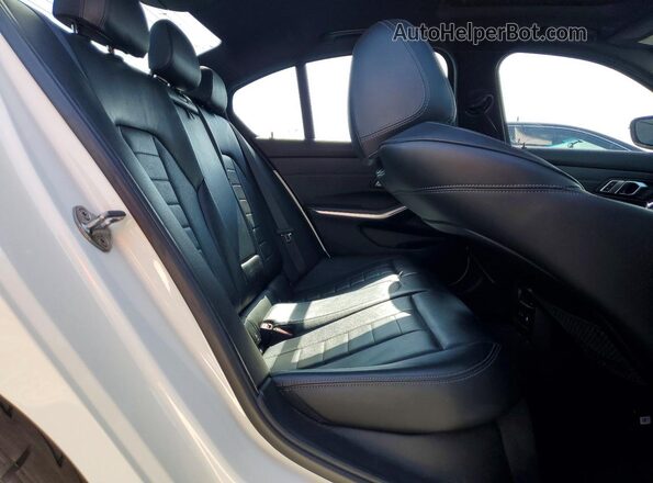 WBA5U7C00LFH22312 2020 BMW M3 White Vista de los asientos traseros