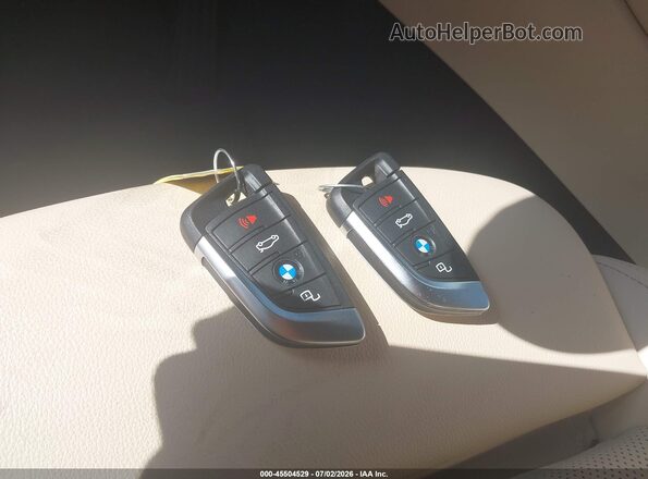 WBA63AV00NFM80008 2022 BMW 4 SERIES White Dashboard view