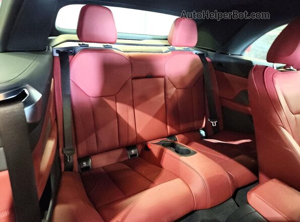 WBA63DB08SCU84620 2025 BMW M4 Gray Vista de los asientos traseros