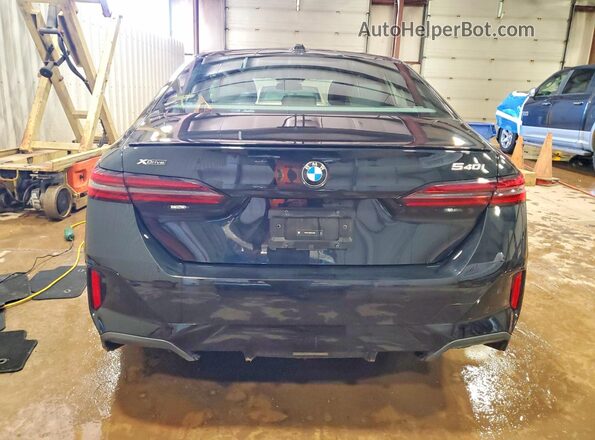 WBA63FJ05SCU12898 2025 BMW 5 SERIES Black Widok z tyłu