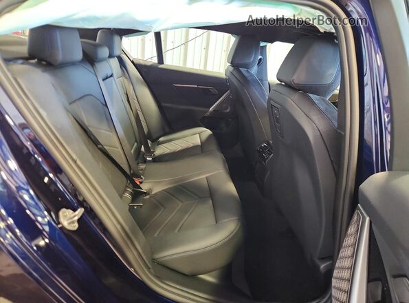 WBA63FJ09VCX85611 2027 BMW 5 SERIES Blue Widok tylnych siedzeń
