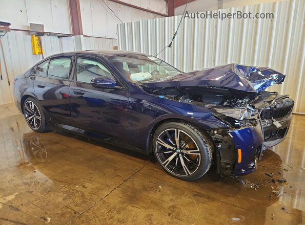WBA63FJ09VCX85611 2027 BMW 5 SERIES Blue Przód prawy