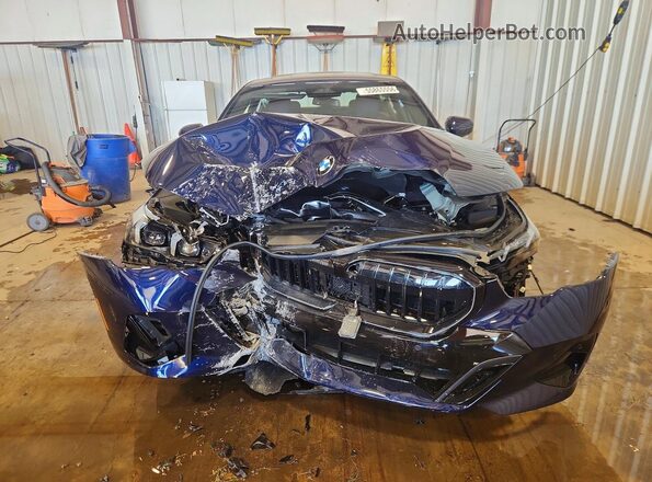 WBA63FJ09VCX85611 2027 BMW 5 SERIES Blue Widok z przodu