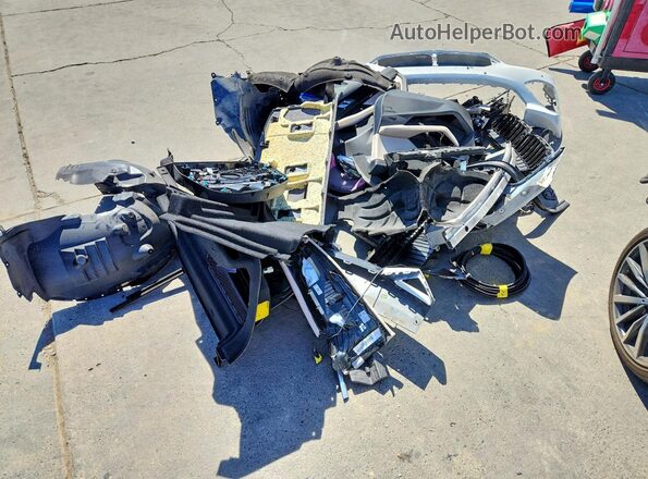 WBA73AK00M7G52204 2021 BMW 2 SERIES White Vista del compartimento del motor