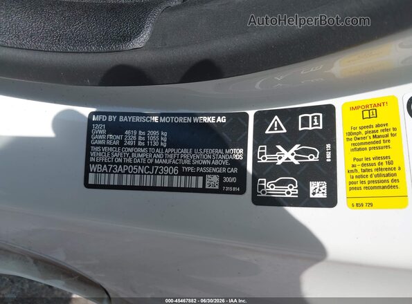 WBA73AP05NCJ73906 2022 BMW 4 SERIES Black Engine compartment view