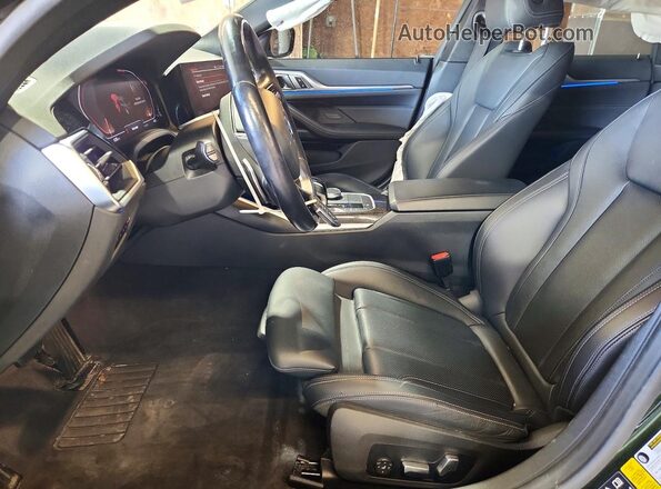WBA73AV02PFN01075 2023 BMW 4 SERIES Green Widok wnętrza z przodu