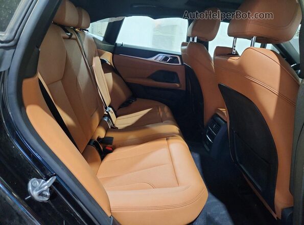 WBA73AV05RFP69749 2024 BMW 4 SERIES Black Vista de los asientos traseros