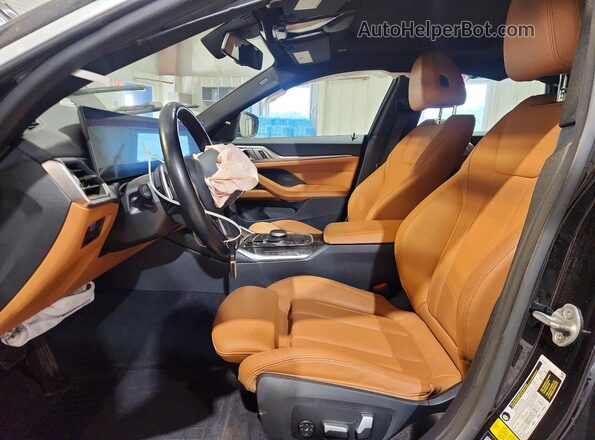 WBA73AV05RFP69749 2024 BMW 4 SERIES Black Vista interior delantera