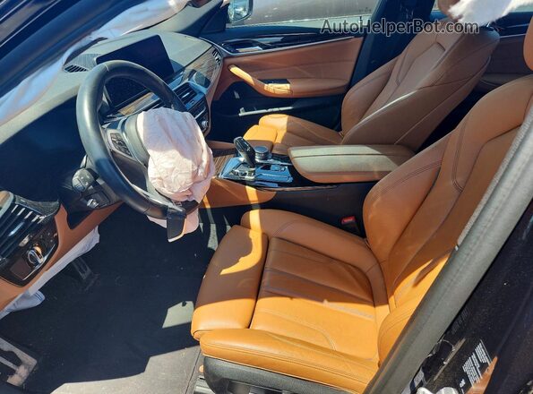 WBA73BJ03NWX39641 2022 BMW 5 SERIES Черный Вид салона спереди