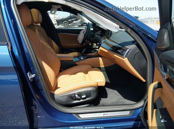 WBA73BJ07NWX58306 2022 BMW 5 SERIES Blue Widok wnętrza z przodu