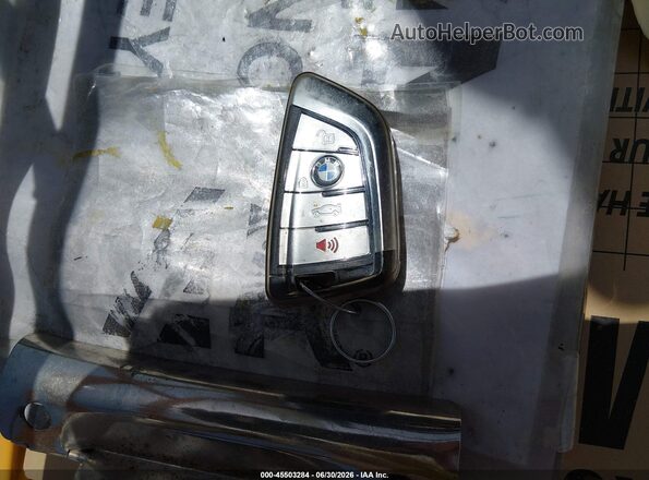 WBA73BJ07NWX58306 2022 BMW 5 SERIES Blue Widok deski rozdzielczej