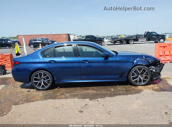 WBA73BJ07NWX58306 2022 BMW 5 SERIES Blue Widok wnętrza z tyłu