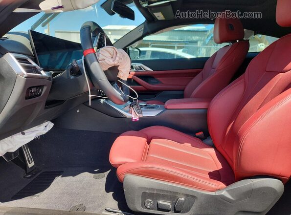 WBA73DA07SCU56846 2025 BMW M4 White Front interior view