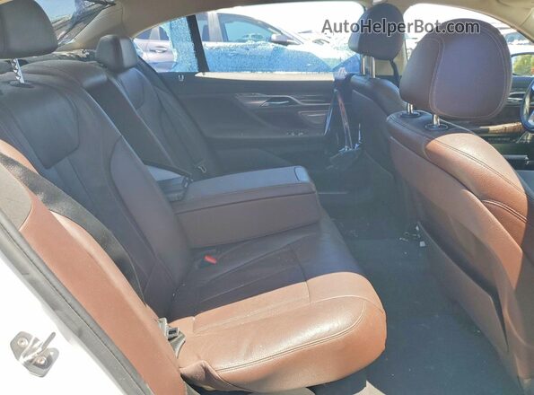 WBA7E2C50GG548131 2016 BMW 7 SERIES Белый Вид задних сидений