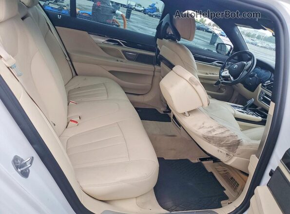 WBA7E2C55KB218281 2019 BMW 7 SERIES White Widok tylnych siedzeń