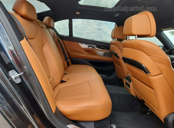 WBA7E2C56KB217432 2019 BMW 7 SERIES Charcoal Widok tylnych siedzeń