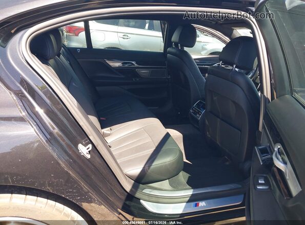 WBA7E2C5XJG741846 2018 BMW 7 SERIES Black VIN կոդի պիտակի տեսք