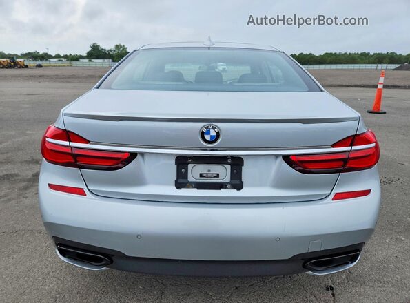 WBA7E4C59JGV28091 2018 BMW 7 SERIES Silver Vista trasera