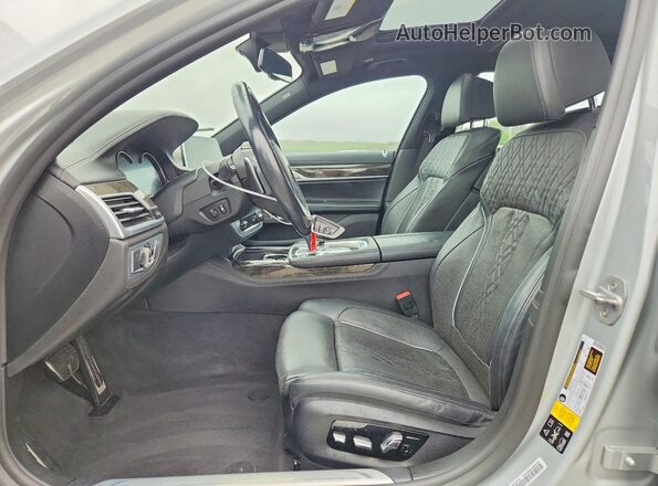 WBA7E4C59JGV28091 2018 BMW 7 SERIES Silver Vista interior delantera