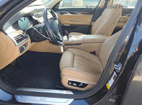 WBA7F0C35HGM21585 2017 BMW 7 SERIES Black წინა სალონის ხედი
