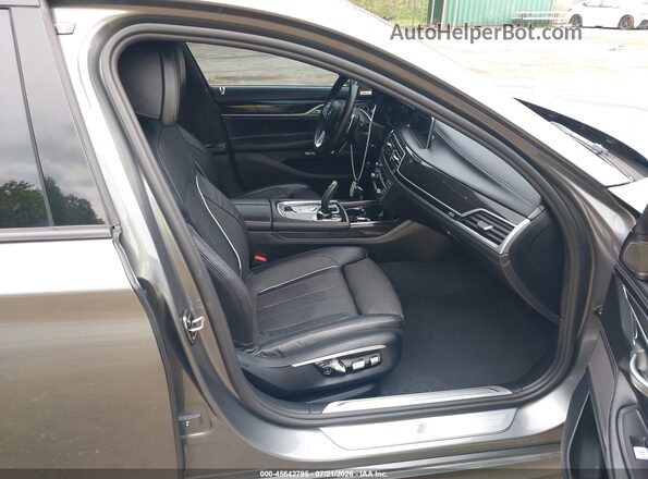 WBA7F2C50HG421605 2017 BMW ALPINA Gray Vista interior delantera