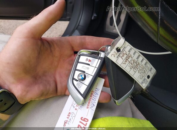 WBA7F2C50HG421605 2017 BMW ALPINA Gray Vista del salpicadero