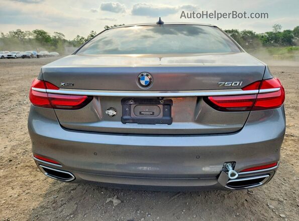 WBA7F2C56HG422399 2017 BMW 7 SERIES Gray Vista trasera
