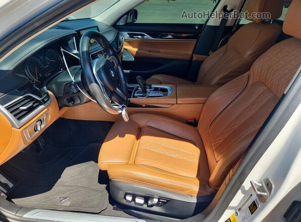 WBA7H6C58KG615050 2019 BMW M6 Белый Вид салона спереди